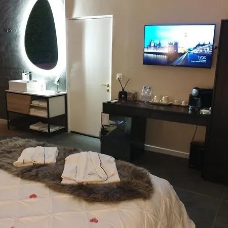 Love-room Paradise ! Bed and breakfast Aubagne